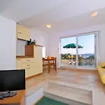 In With A Sea View, Terrace, Air Conditioning, Wifi 201-6 Апартаменты Брела