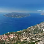 Апартаменты In With A Sea View, Terrace, Air Conditioning, Wifi 201-6 Брела