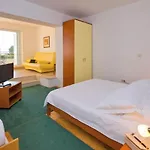 In With A Sea View, Terrace, Air Conditioning, Wifi 201-6 *